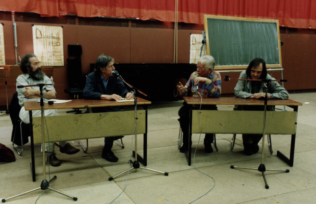 John Cage, 2. von links bei den Darmstädter Ferienkursen 1990.Foto: Manfred Melzer